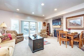 Lakeside Escape 2 BR with Hot Tub - Huntsville - 6