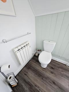 Historic river side cottage - top apartment - 3