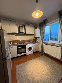 Treasure- Studio intreg, echipat complet - 3