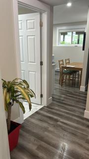 Cozy Private Entrance Apartment - 4
