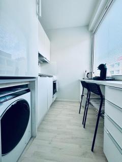 CityReady, Fully Equipped Apartment - Prime Location & Transport Connections - 8