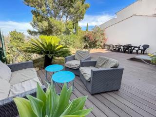 Villa moderne vue mer et collines aux Portes des Calanques - 1