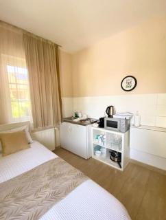 Linden Garden Apartment - 9