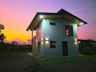 Arenal Nephelium Country Home, Refugio rural con piscina, jacuzzi y balcón con hermosas vistas al Volcán Arenal, en una finca privada - Fortuna - 4