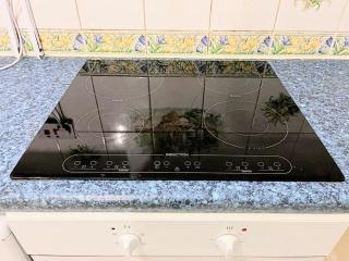 The Brum House with private garden, BBQ, 3 TVs with NETFLIX, Huge Lounge or Quadruple Bedroom plus 2 double bedrooms - 9