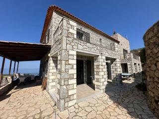 Entire 6 Bed Ensuite Villa - Infinity Pool - Megáli Mandínia - 8
