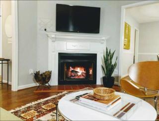Hollyhock House! Close to UNC, RTP, and Duke! - Durham - 7