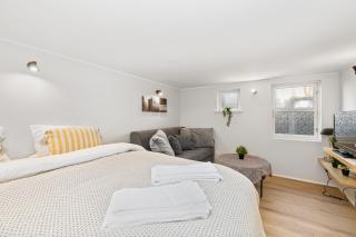 Bright Chic Getaway in the Heart of the City - Reykjavik - 1