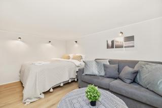 Bright Chic Getaway in the Heart of the City - Reykjavik - 6