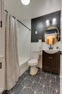 Sleep 8 in our Cozy Colonial 2Miles from Broadway - Nashville - 7