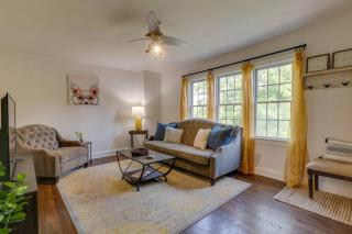 Bohemian Retreat Sleeps 6, two miles from Broadway! - Nashville - 0