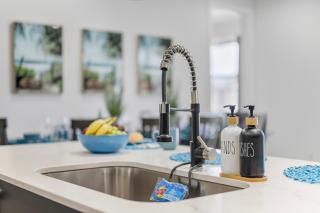 Delray Oasis - Private Pool - Fenced Yard - Parking - Laundry - Full Kitchen - Convenient Location - Delray Beach - 4