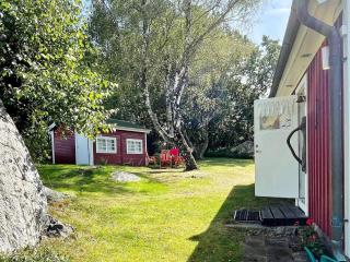 5 person holiday home in UDDEVALLA-By Traum - 6