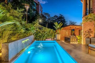 Casa Luxe - Cold Plunge, Sauna, Pool, & Jacuzzi! - 3