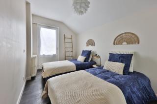 Villa Emma , maison classée 3 étoiles au centre de tout avec jardin clos à Châtellerault, à 20 mn Futuroscope&Aquascope - 2