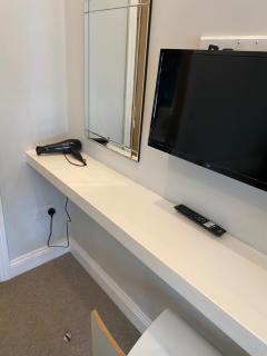 2-Bed Apartment with Free WiFi, 2-Minute Walk to Brighton Beach & Pier - Brighton & Hove - 4
