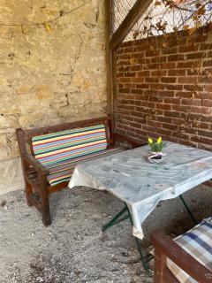 Schlafen auf dem pferdehof einfach gehalten mit Kühlschrank - 2