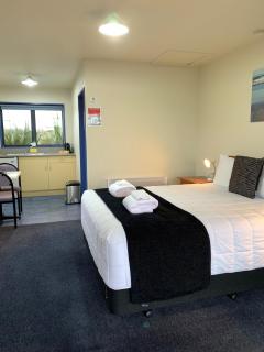 Haast River Motels & Holiday Park - 7