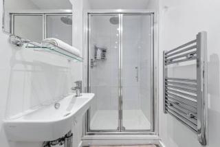 Central London Gem 1 BR Flat Piccadilly Circus VR8 - 1