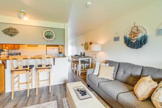 Ocean Shores Condo with Balcony Less Than 1 Mi to Beach! - Ocean Shores - 4