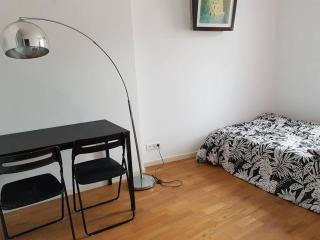 Private room with mountain view in an apartment of 3 rooms - Tolone - 5