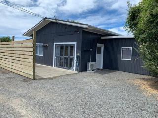 Napier Road Apartment - Own Access Driveway! - 1