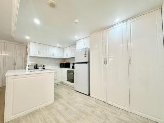 Phoenician Resort, Central Broadbeach - Gold Coast - 3