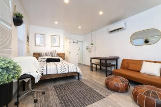 Cozy Studio w Private Yard & BBQ Steps from UofA - Tucson - 0