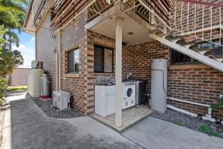 Spacious Upstair Home Comforts 13km from CBD&Airport - 9