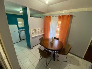 Finest Accommodation Renfrew Place Apt # 41 4--12 Renfrew Rd New Kgn - 3
