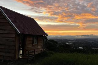 壮观景色的宁静木屋 - 0