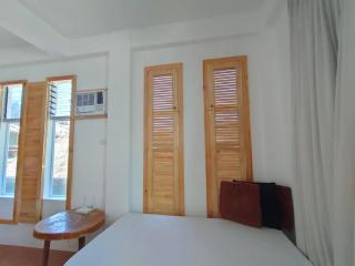 Absolute Beachfront Studio with Kitchen & Balcony - 7