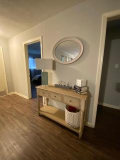 Charming 3Bdrm Retreat Near HCU - 1