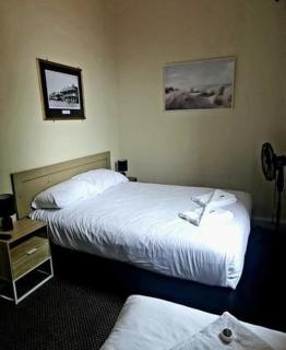 Family Hotel - Bathurst - 7