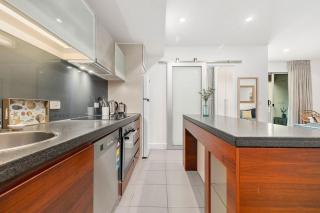 Belle Escapes - Beachside Apartment in Glenelg - Glenelg - 7