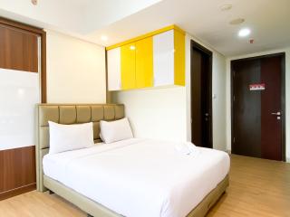 Homey Stay Studio at Pollux Chadstone Apartment By Travelio - Cikarang - 8