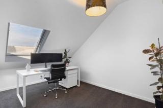 Plush Upmarket close Hagley Park 2Bdrms 2 Bthrms - 6