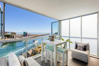 Azure Bliss luxe with water views walk to beach - Safety Beach - 0