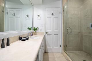 Elegance Escape Sleeps 10 Pool with Jacuzzi - 8