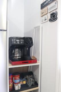 Garden 2 BR Apt - Free Parking Wifi Laundry Workstation - 3