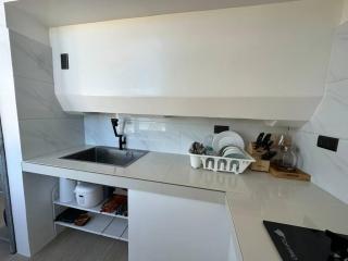 Absolute Beachfront Apartment With Kitchen - 7