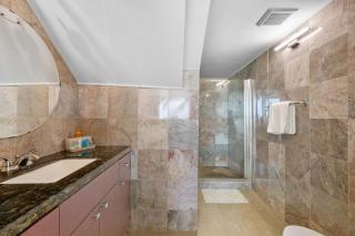 Miami Beachfront Oasis with Stunning Ocean Views - Miami Beach - 7