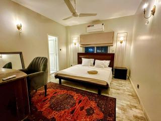 Oceanfront Oasis - Steps to Dolmen Mall - Karatschi - 8