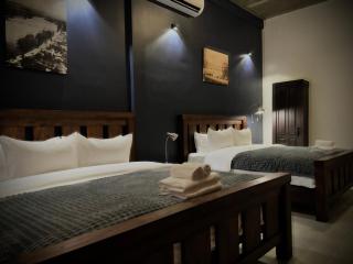 STONE AGE Boutique - Kampot - 5