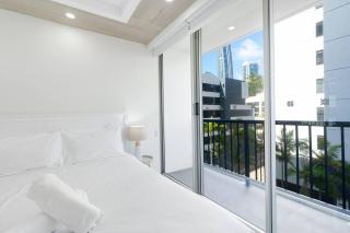 2BR Modern Surfers Paradise Apt - Gold Coast - 6