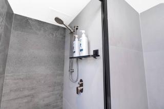 2BR Modern Surfers Paradise Apt - Gold Coast - 4