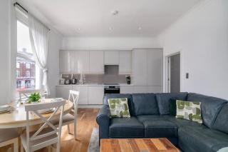 Modern Spacious 2 Bedroom Flat near Richmond Park - London - 8