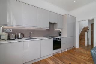 Modern Spacious 2 Bedroom Flat near Richmond Park - 4