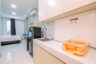 Good Deal and Homey Studio Azalea Suites Apartment Cikarang By Travelio - Cikarang - 5