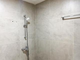 Comfort Living Studio Pollux Chadstone Apartment By Travelio - Cikarang - 4